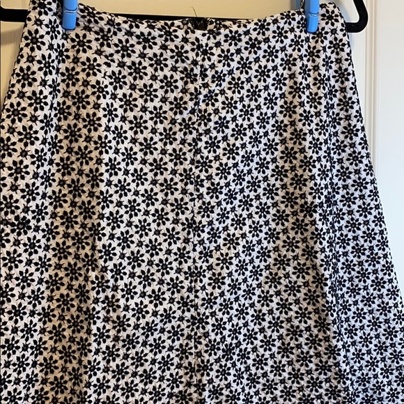 Autograph New York Flower Pattern Skirt - Picture 2 of 9